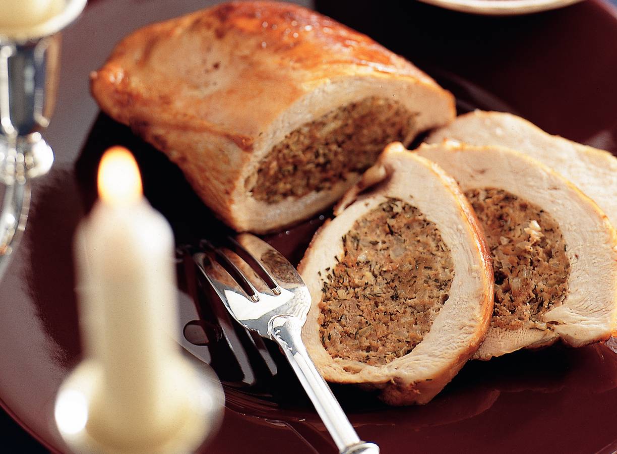 Kalkoenfricandeau met saucijsjes-tijmvulling