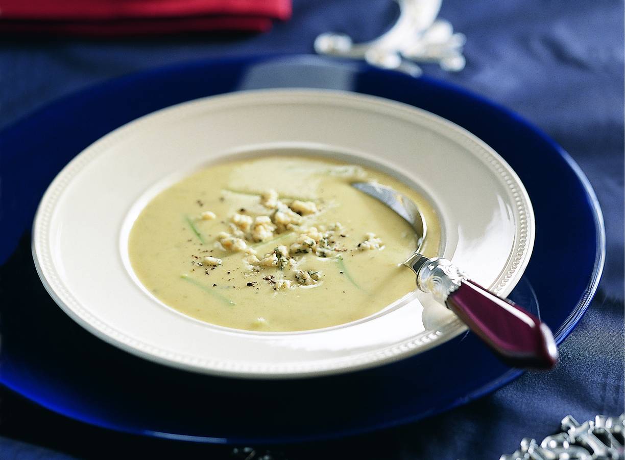 Bleekselderijsoep met stilton