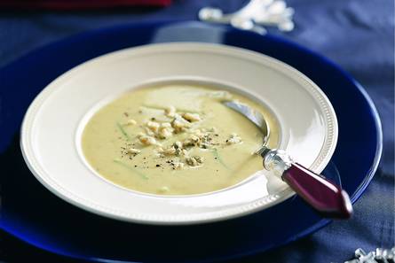 Bleekselderijsoep met stilton