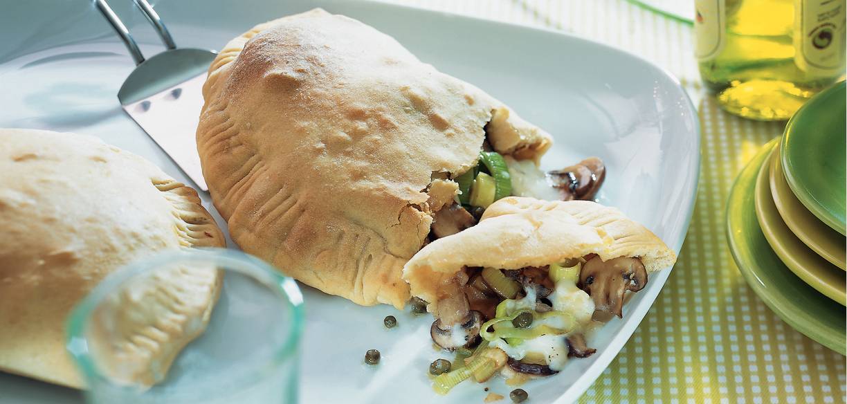 Calzone met paddenstoelen en gorgonzola