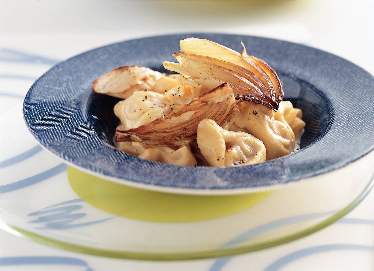 Tortelloni met noten en geroosterde venkel