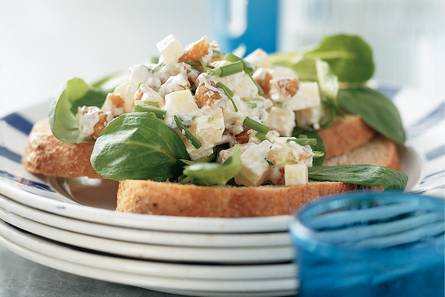 Salade met kaas en sinaasappelmarmelade