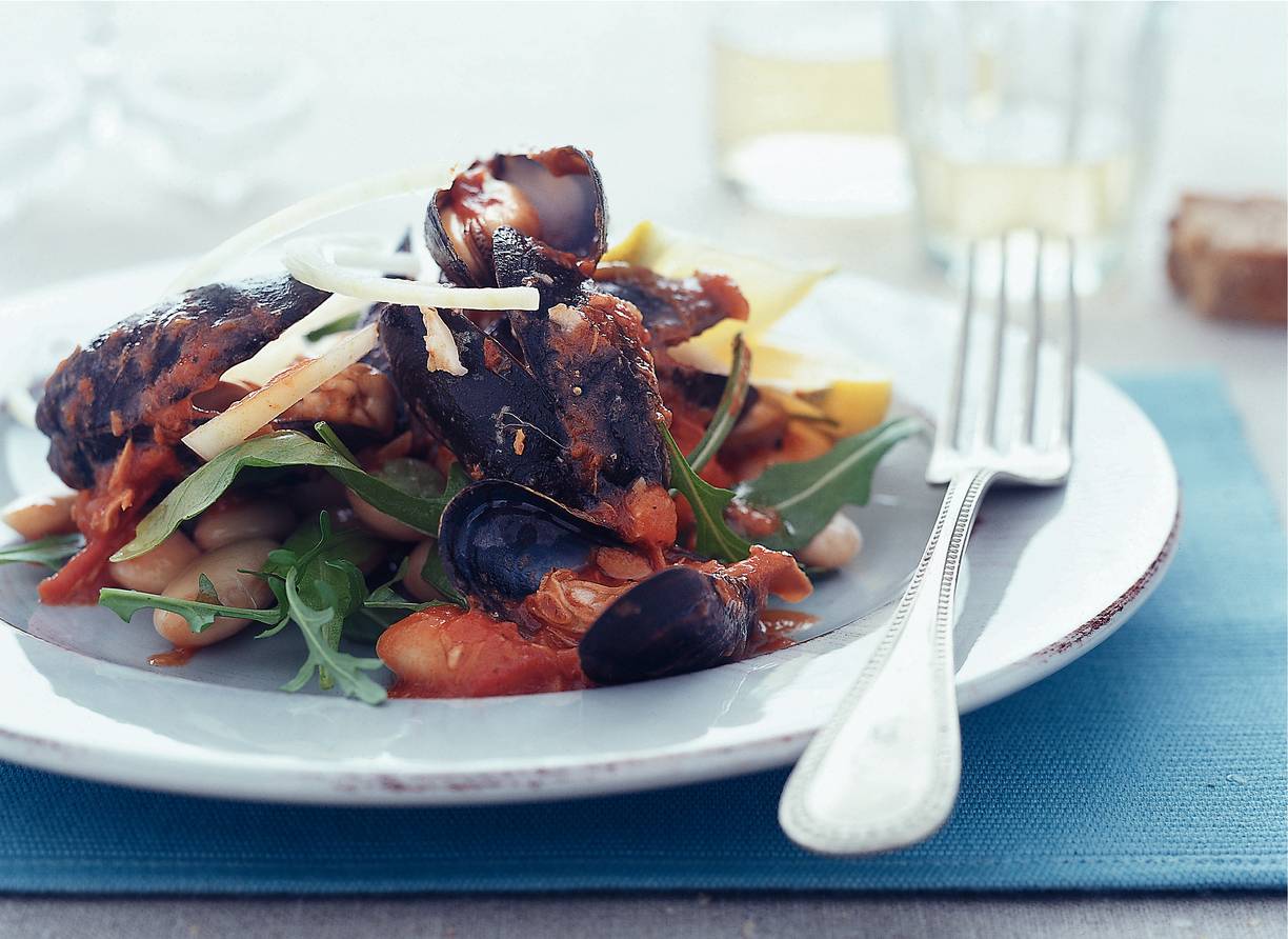 Witte-bonensalade met mosselen en tonijnsaus