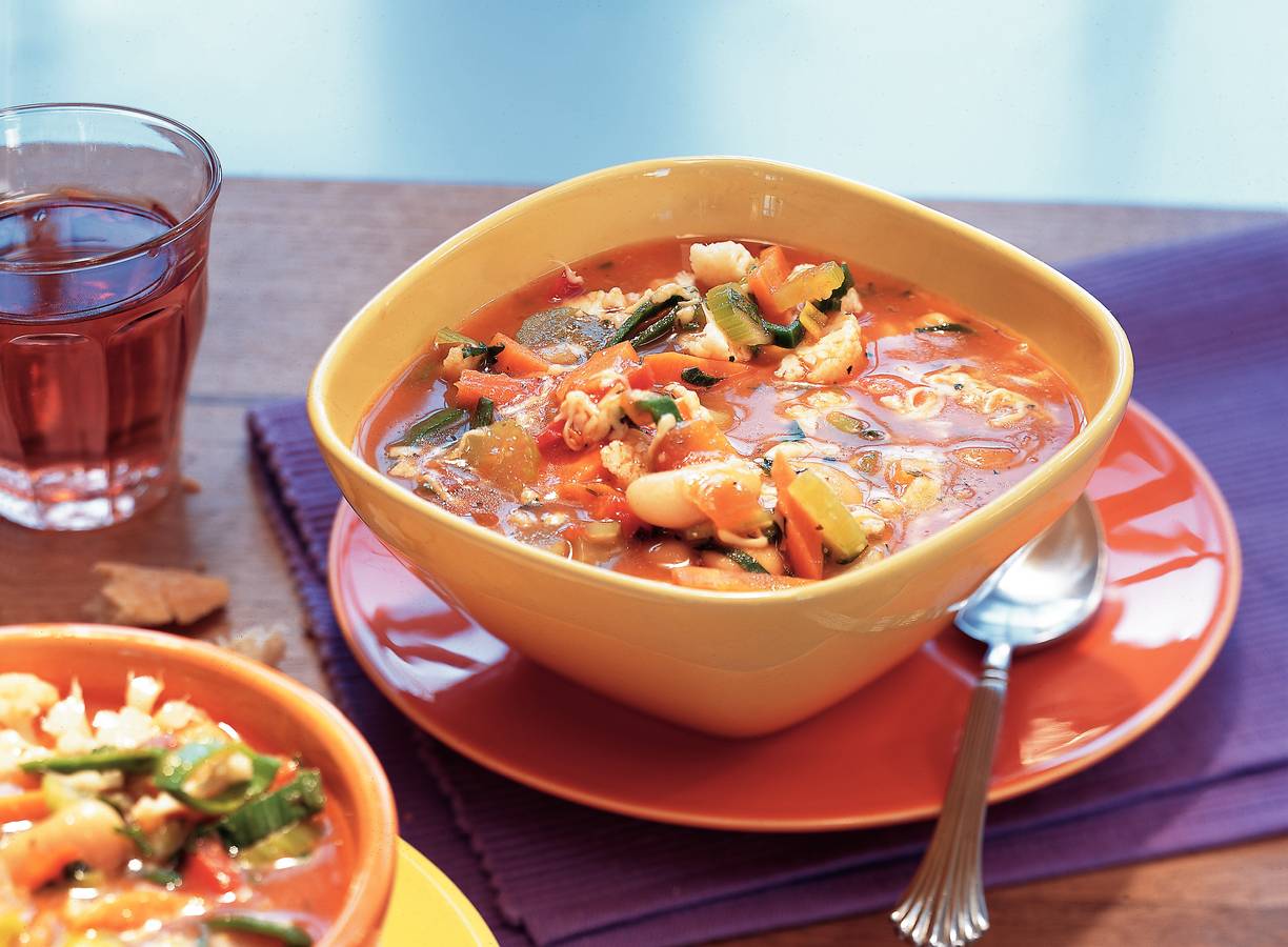 Minestronesoep met reuzenbonen en pesto