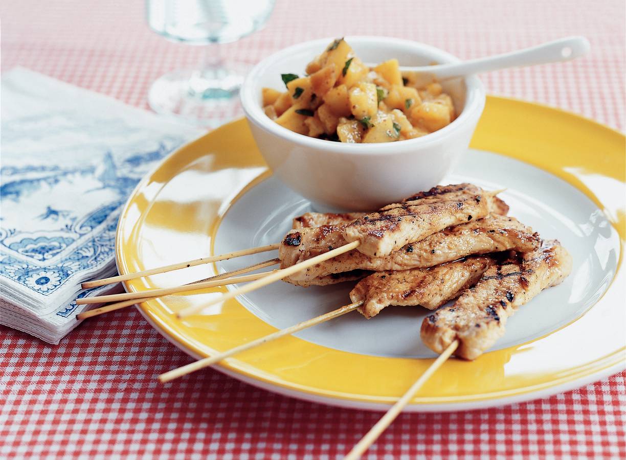 Gemarineerde kalkoenspiesjes met nectarinecompote