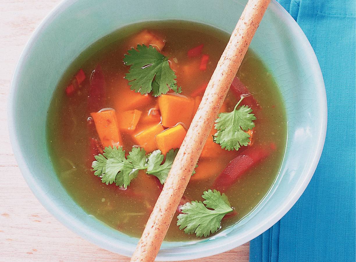 Kerriebouillon met geroosterde pompoen