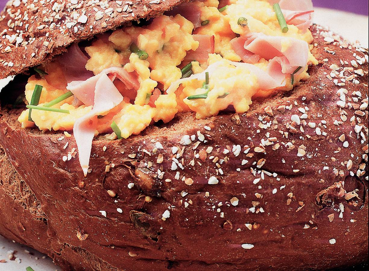 Boulognebollen met roerei en ham