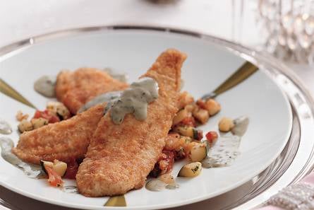 Gebakken scholfilet met courgetteratatouille en
basilicumroom