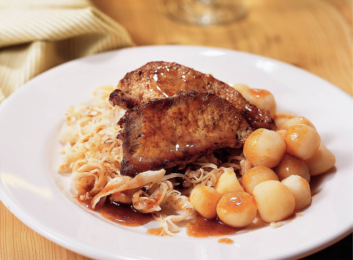 Mosterdzuurkool met krieltjes en varkensfilet