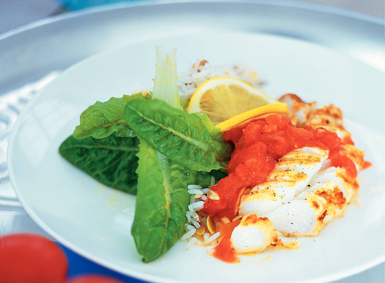 Gegrilde kabeljauw met geurige tomatensaus