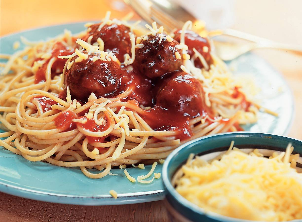 Spaghetti met tomatensaus en balletjes