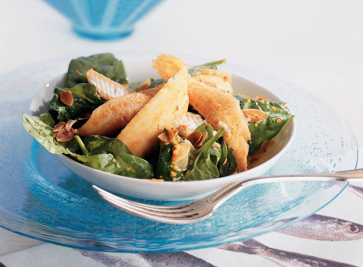 Spinaziesalade met sliptong en sinaasappeldressing