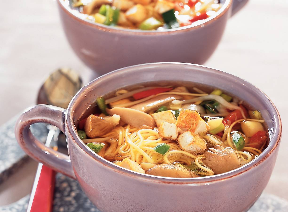 Noedelsoep met tofu en oesterzwammen