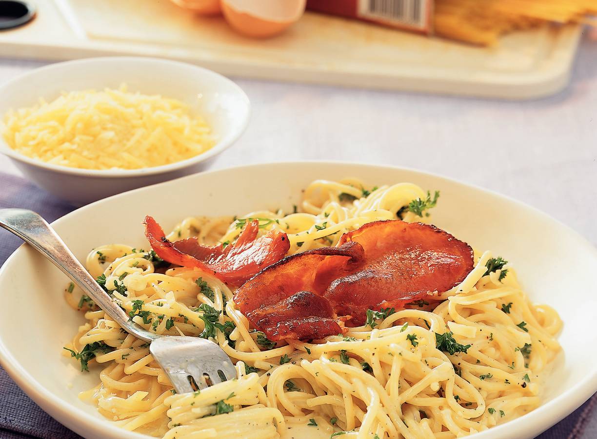 Smeuïge spaghetti carbonara