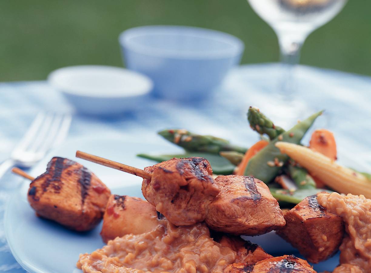 Kipsaté met pindakokossaus