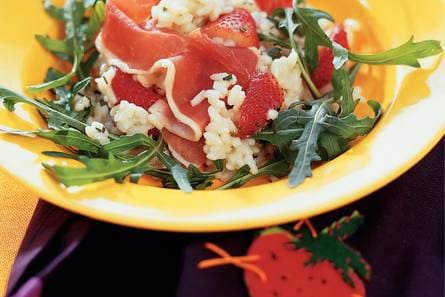 Kruidenrisotto met aardbeien en Parmaham