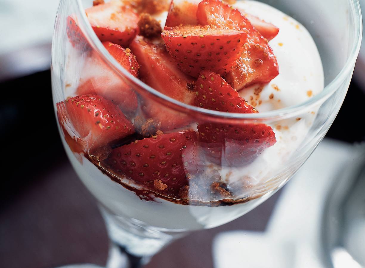 Platte-kaas met aardbeien en speculaas