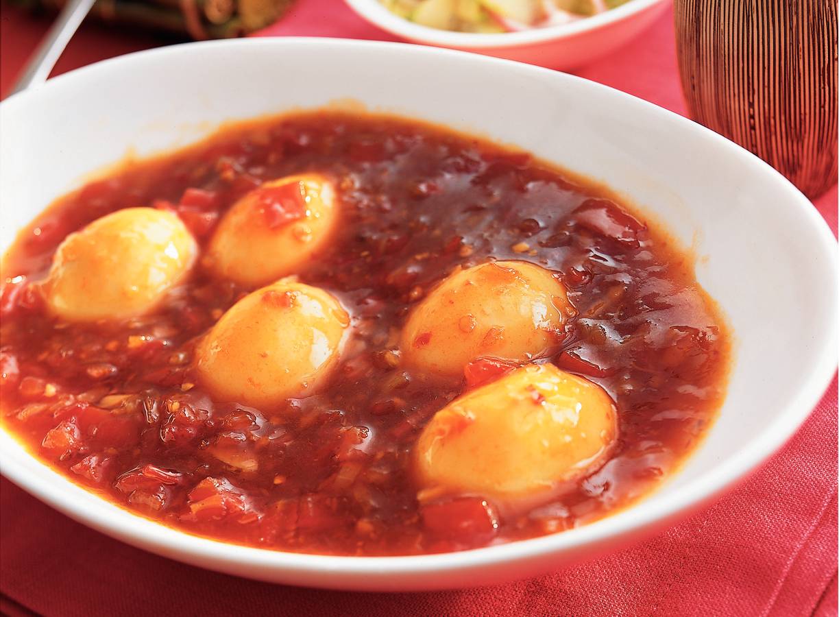 Telor boemboe bali - gekookte eieren in chilisaus