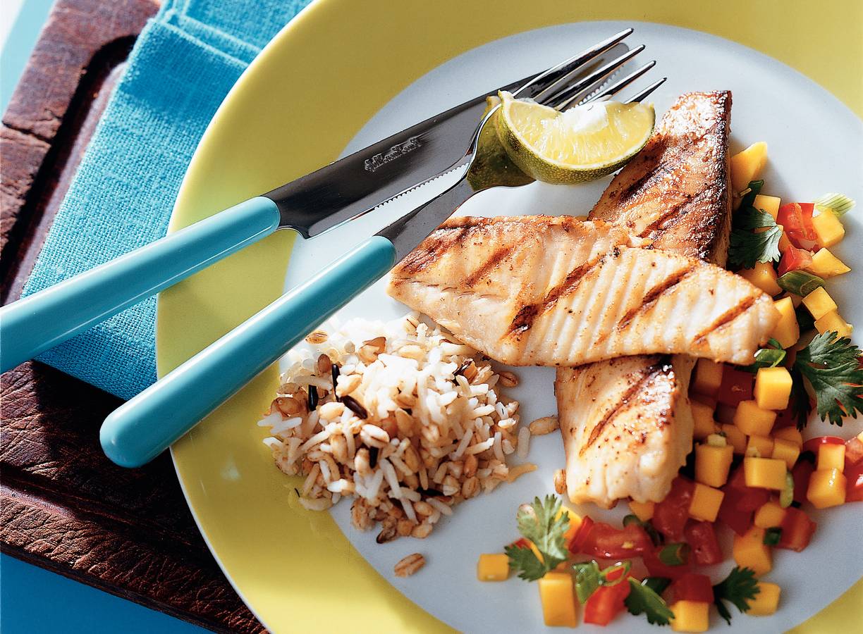 Geroosterde tilapiafilet met mangosalsa