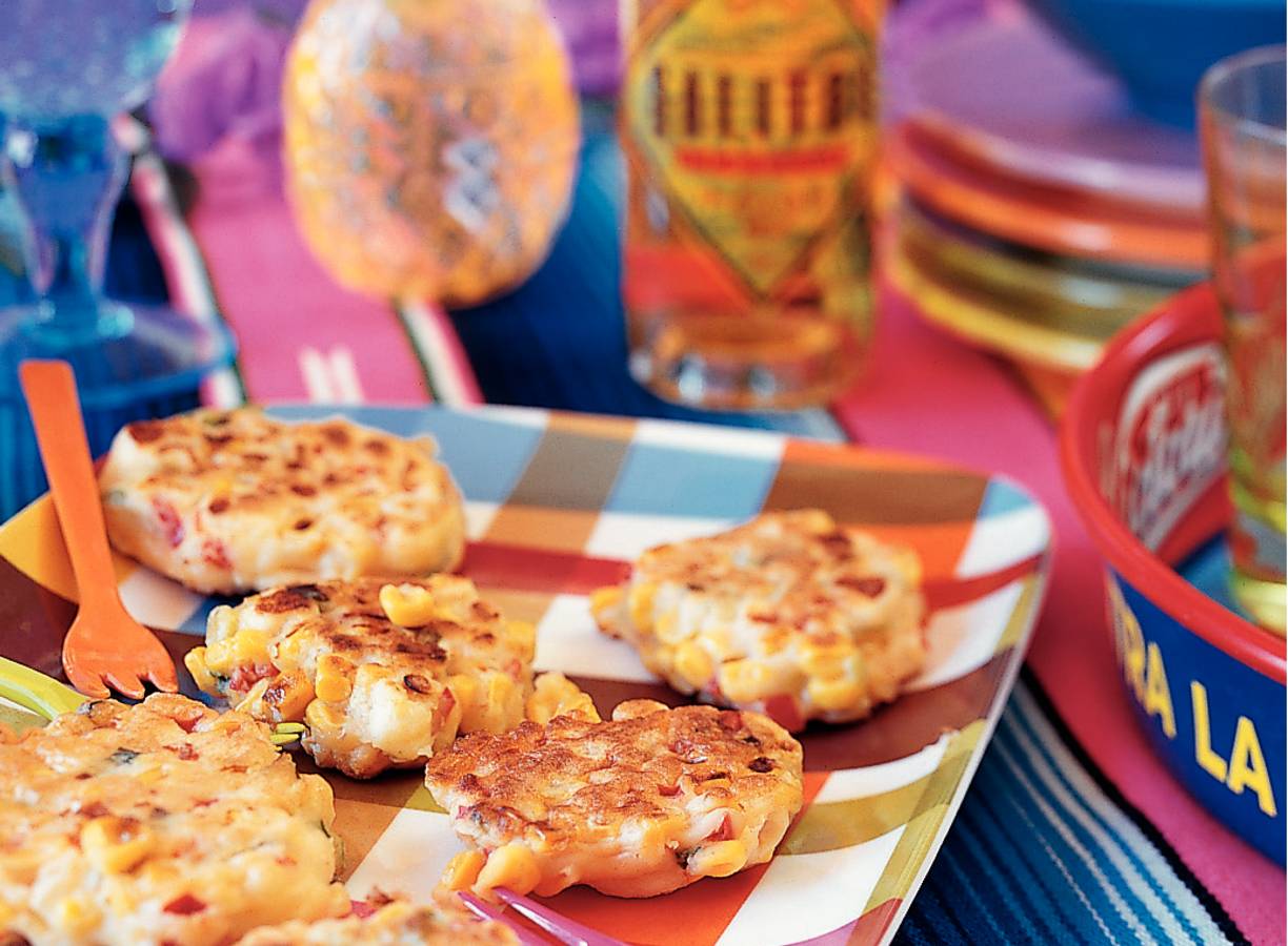 Maïskoekjes met pikante salsadipsaus