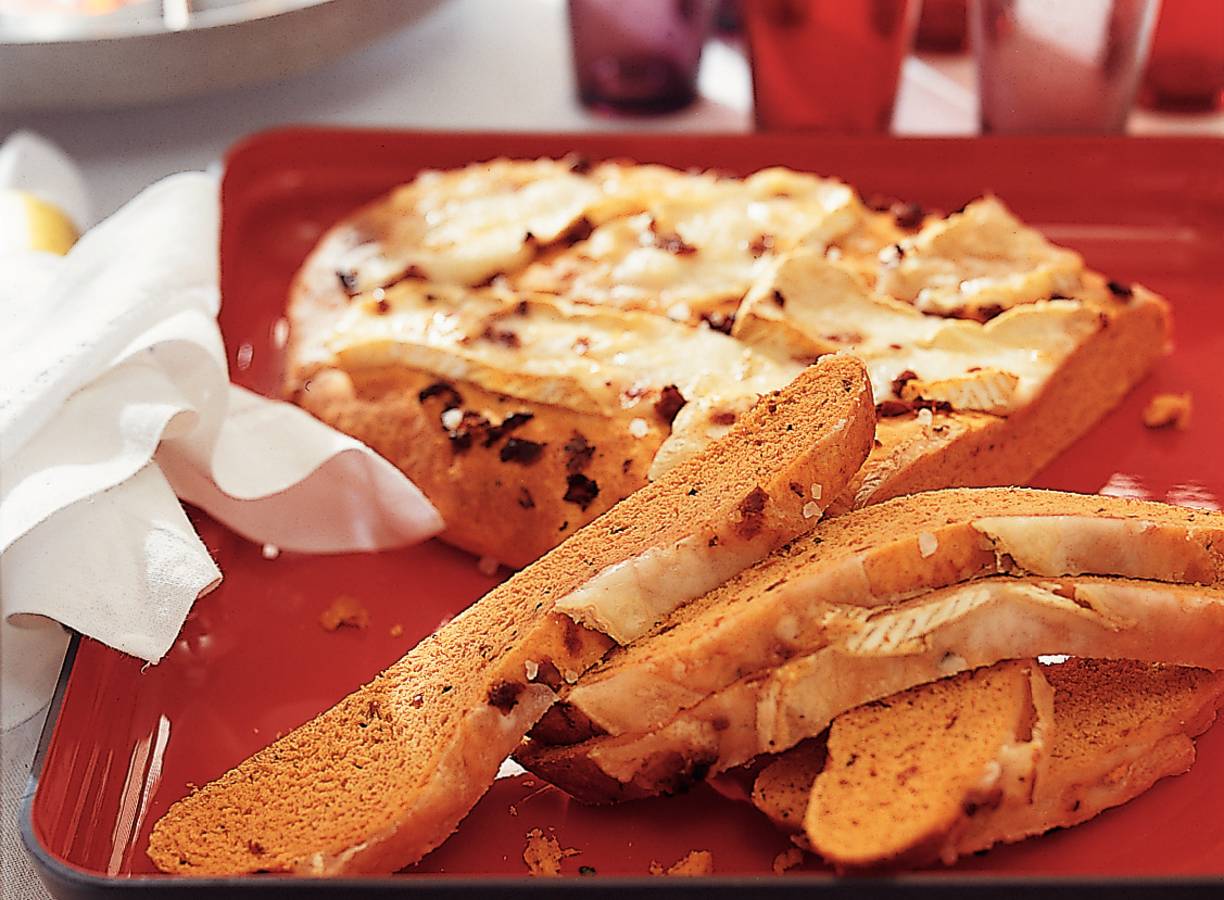Tomatenbrood met geitenbrie