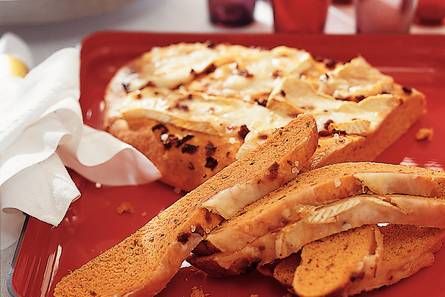 Tomatenbrood met geitenbrie