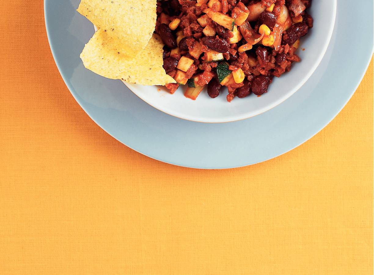 Chili met maïs en courgette