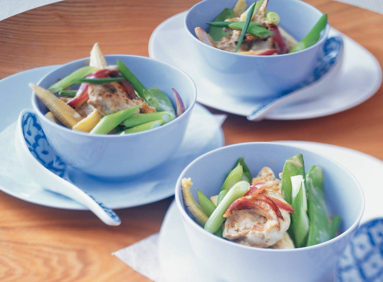 Curry van varkenshaas met voorjaarsgroenten