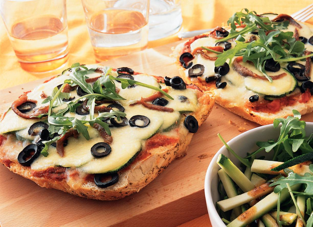 Broodpizza met mozzarella