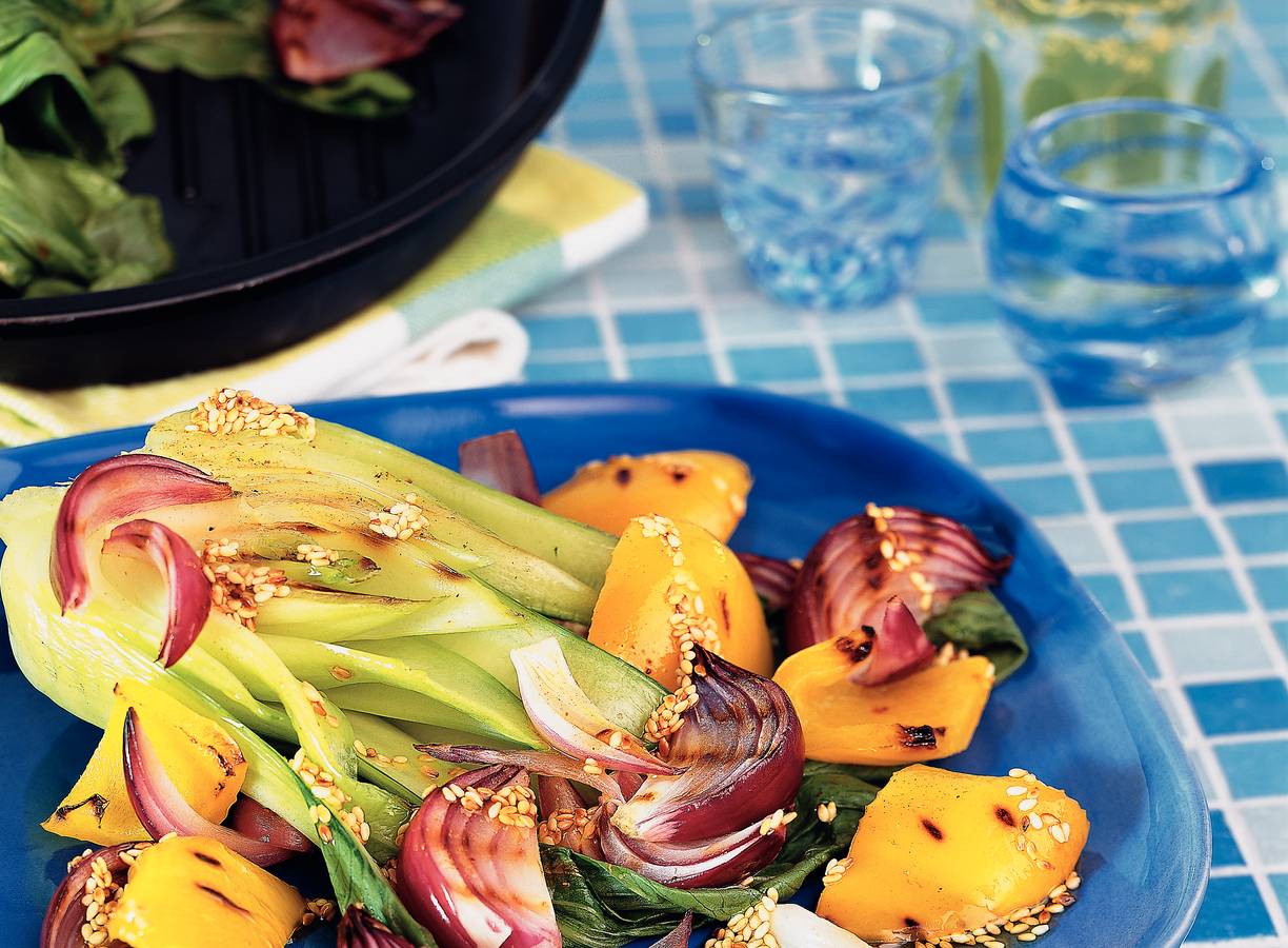 Salade van gegrilde groenten met sesamdressing