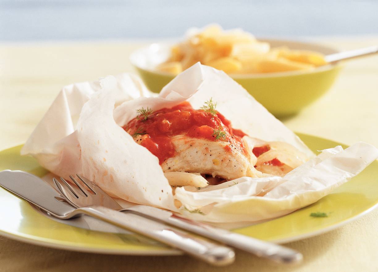 Vispakketjes met venkel en tomatensaus