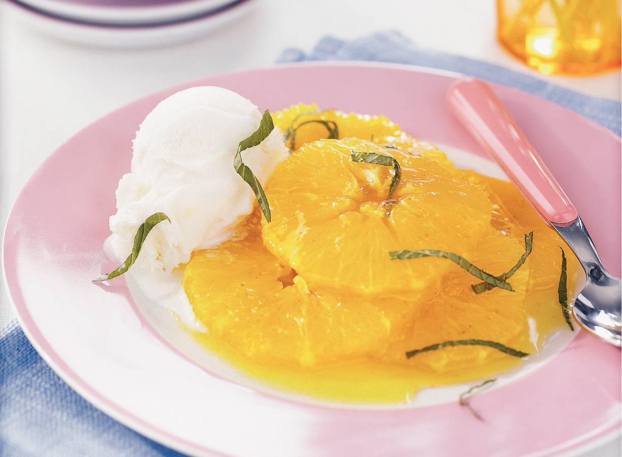 Gemarineerde sinaasappel met yoghurtijs