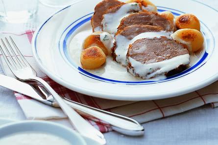In melk gesmoorde rollade