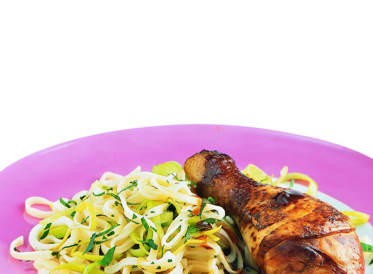 Drumsticks met oosterse mie