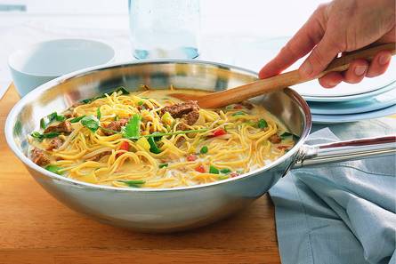 Noedelsoep uit de wok met tofu