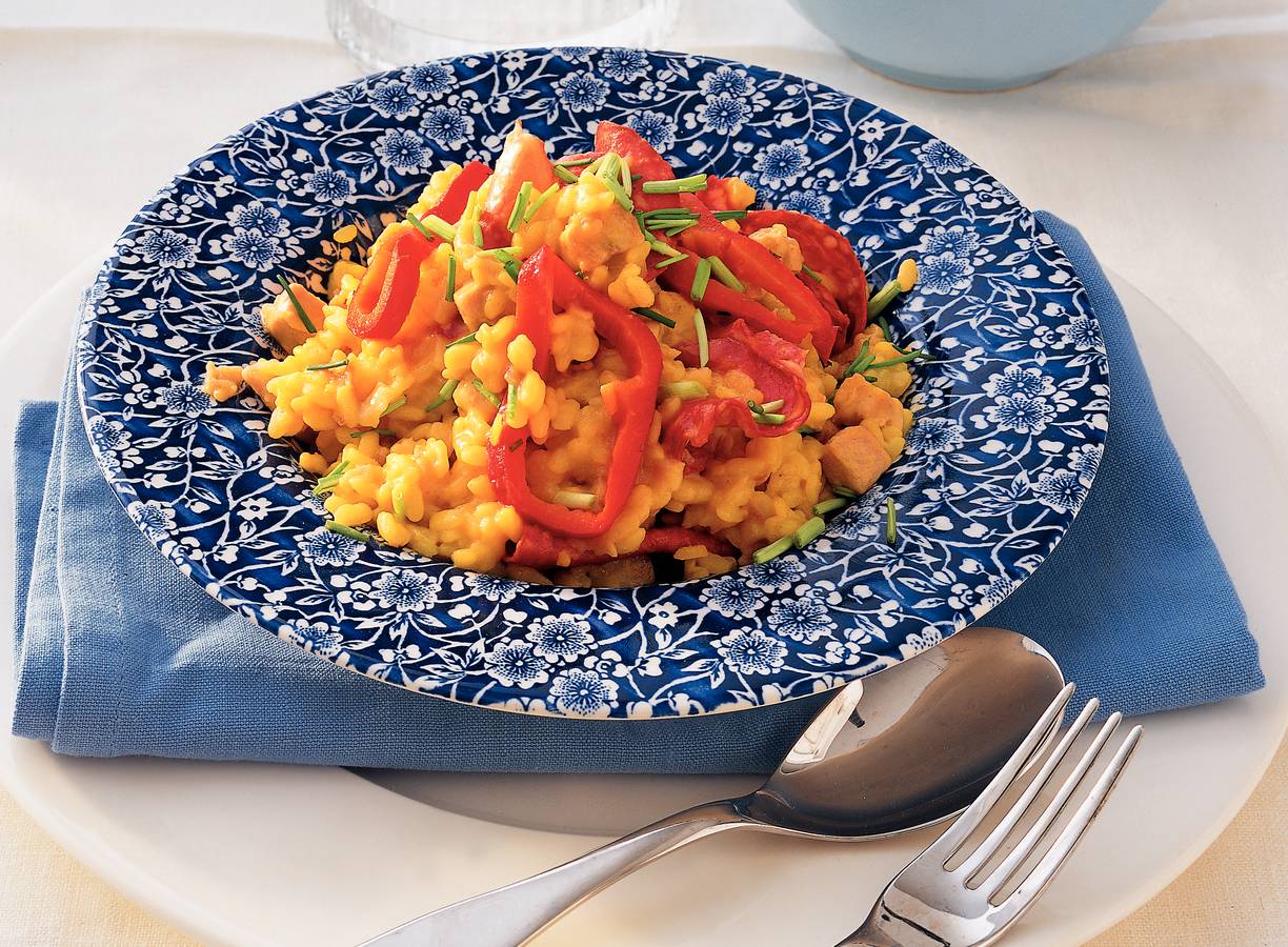 Snelkooksaffraanrisotto met kip en chorizo