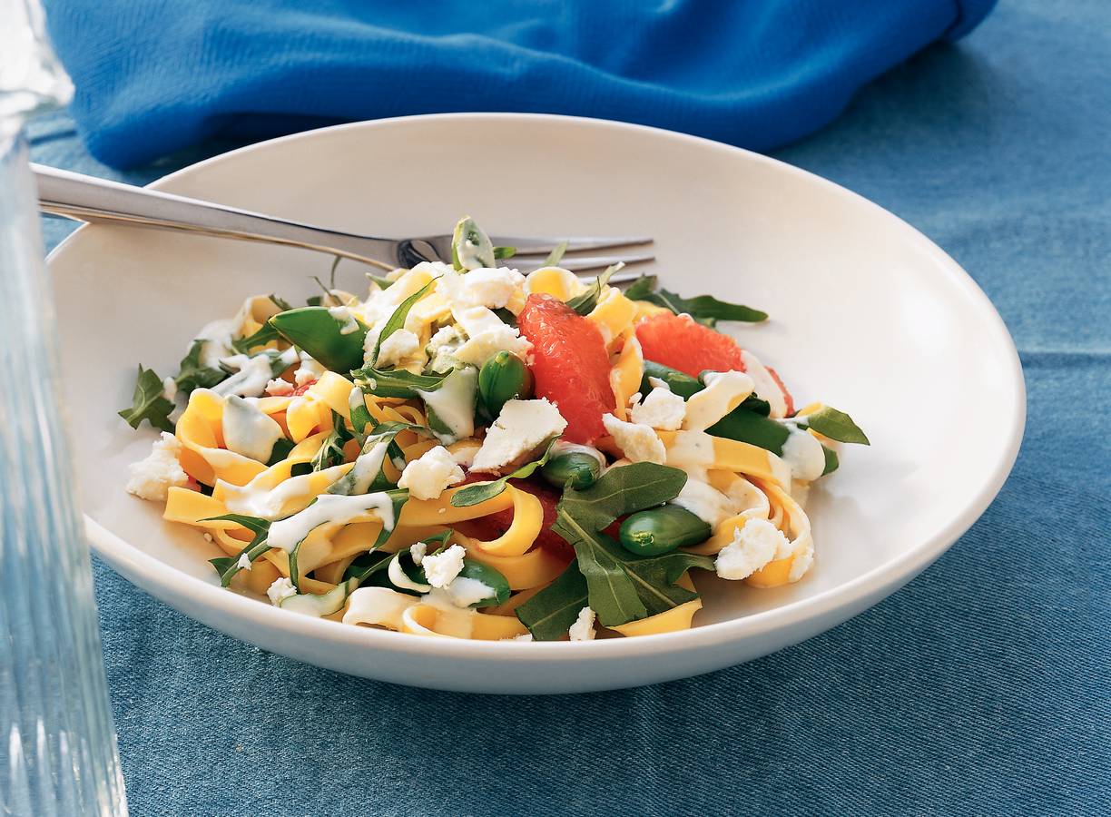 Pastasalade met grapefruit en geitenkaas