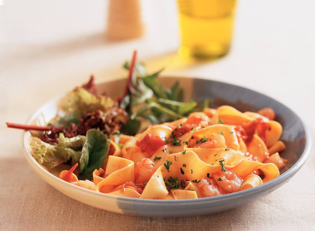 Pappardelle met tijgergarnalen en wodkasaus
