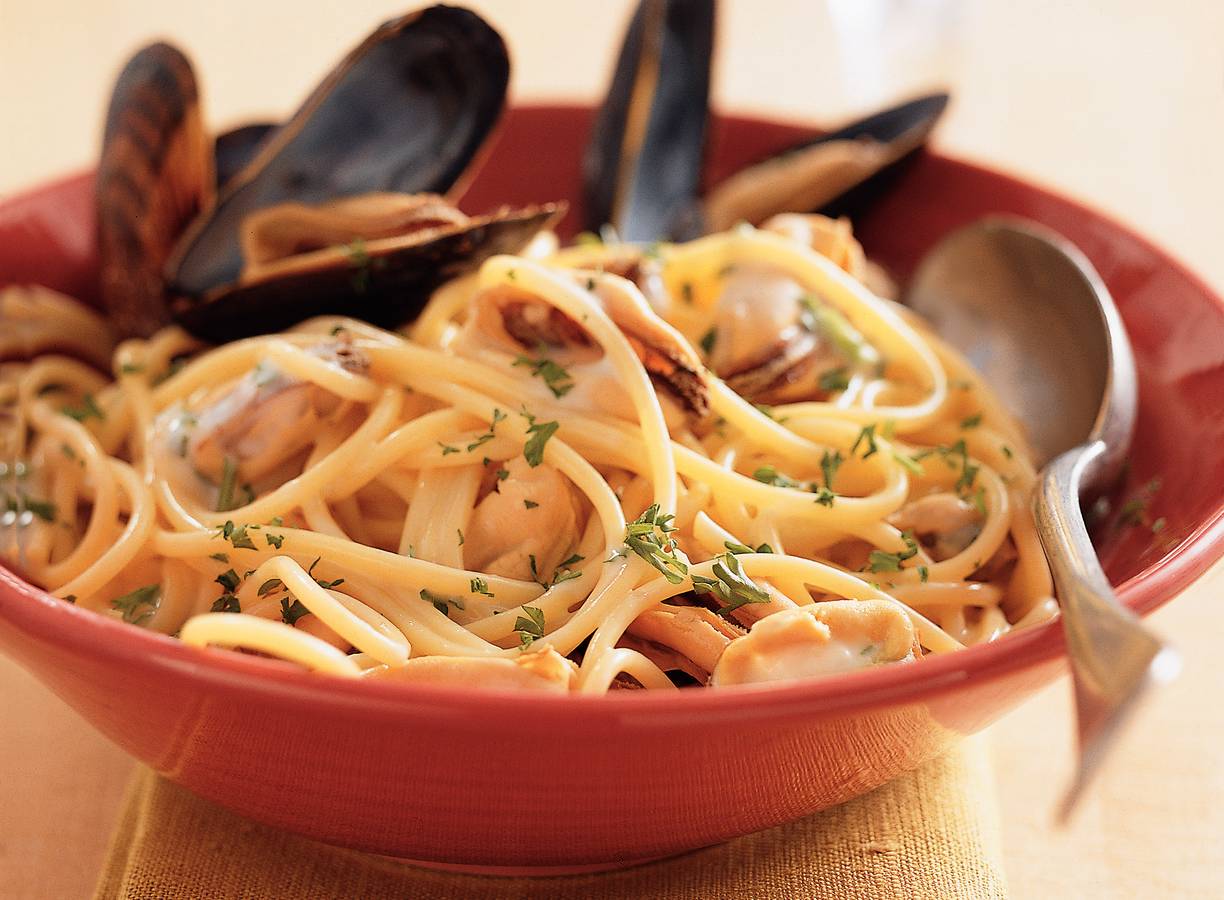 Spaghetti met mosselen en witte wijn