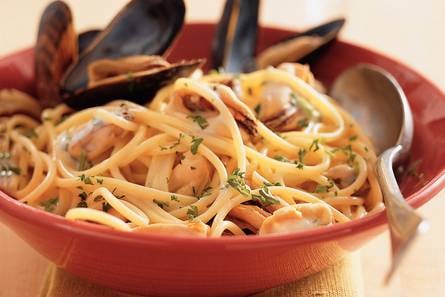 Spaghetti met mosselen en witte wijn