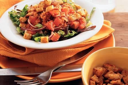 Zalmsalade met croutons