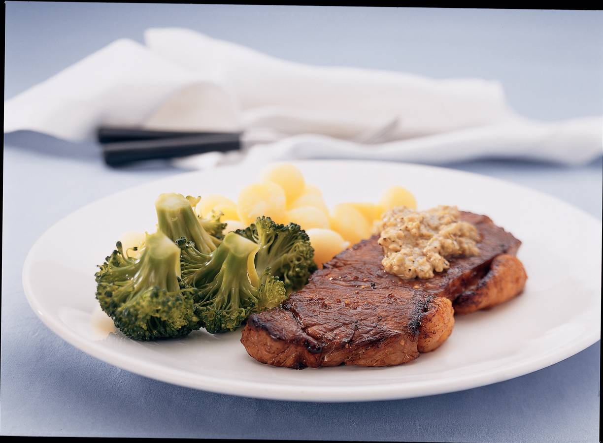 Entrecote met groene-olijvensaus