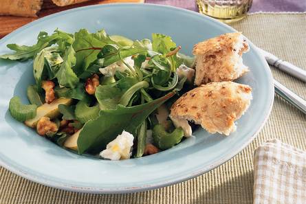 Maaltijdsalade met gorgonzola, walnoot en peer