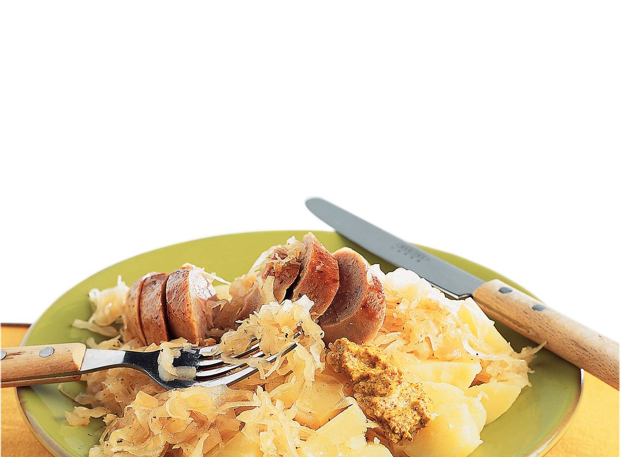 Runderbraadworst met in bier gestoofde zuurkool