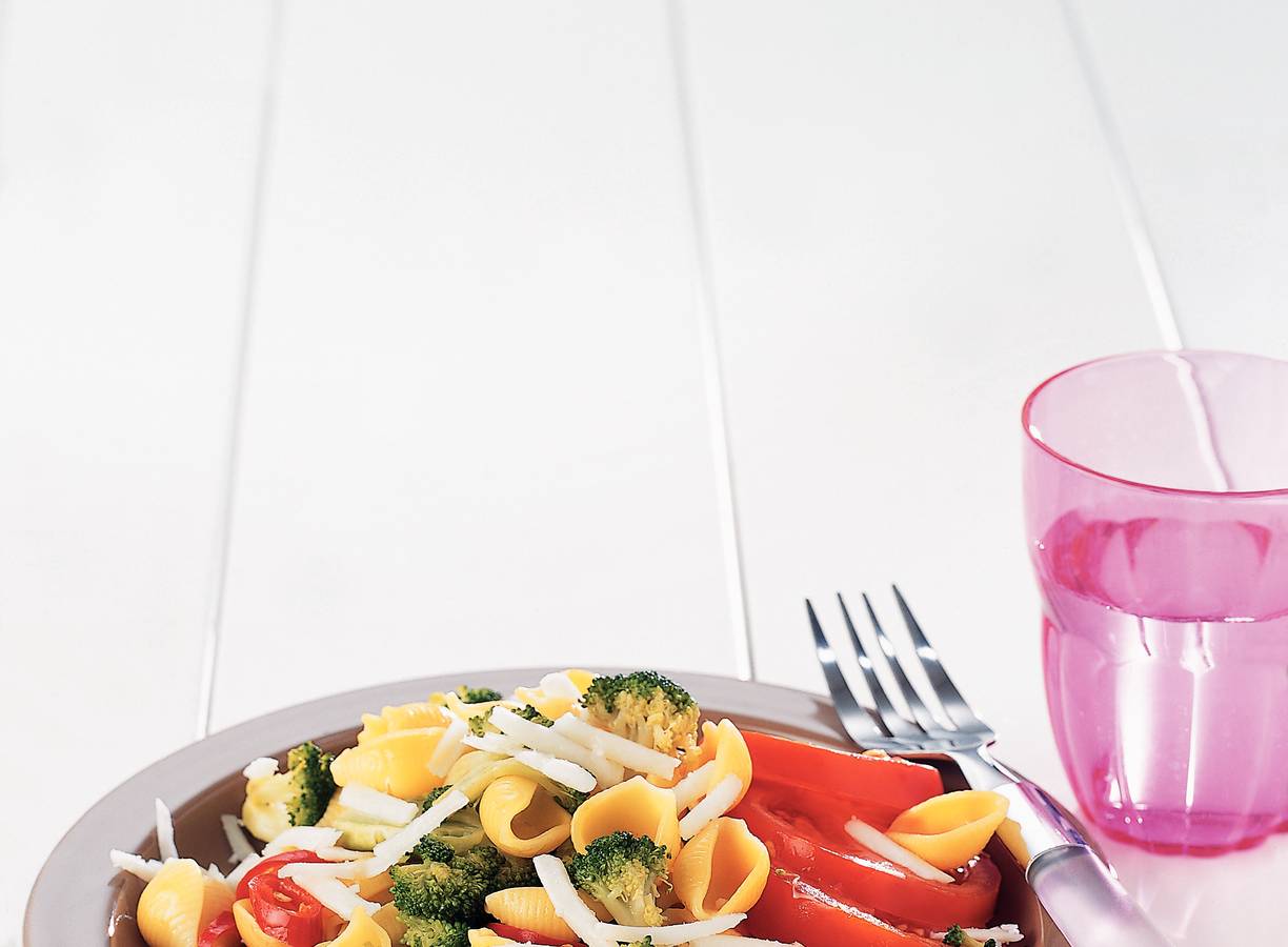 Schelpmacaroni met broccoli en geitenkaas