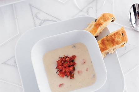 Venkelsoep met tomatensalsa