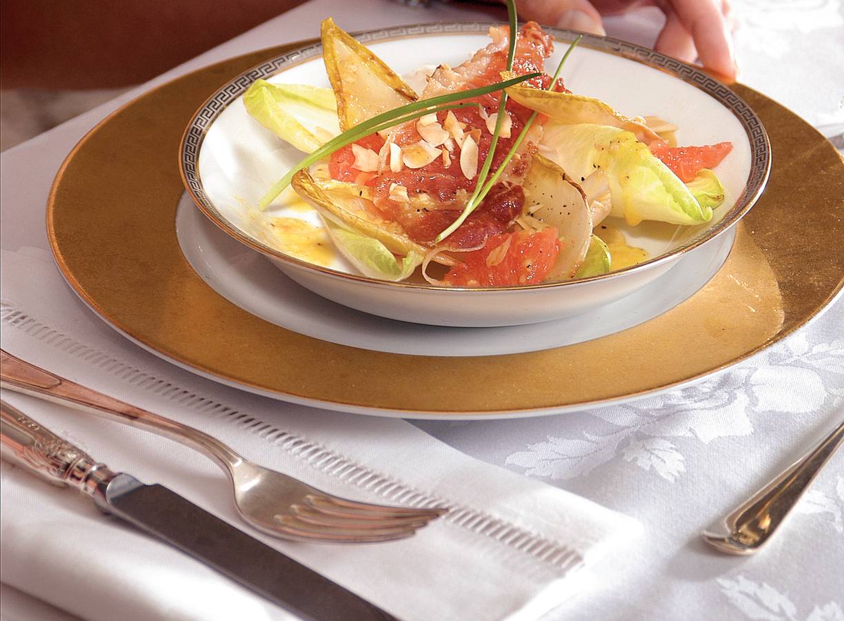 Geroosterde witlofsalade met krokante ham
