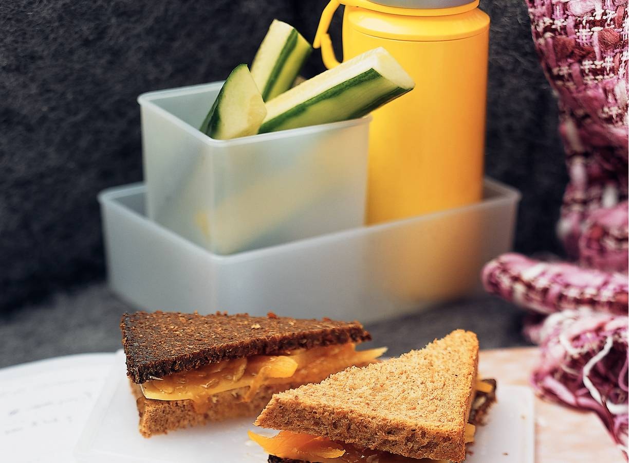 Kaas-abrikoossandwich