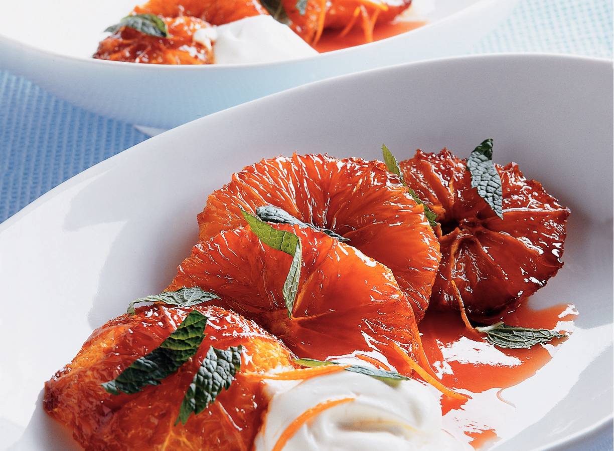 Sinaasappels uit de oven met sinaasappelsaus
