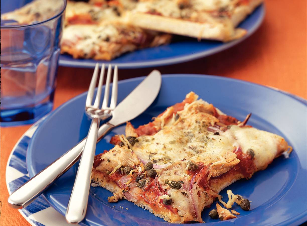Broodpizza met tonijn en mozzarella